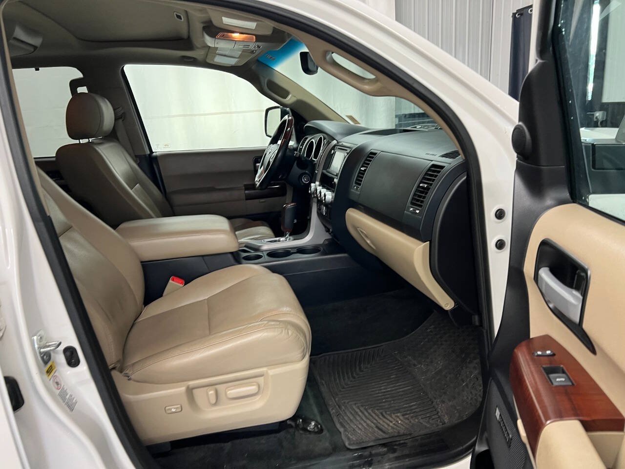 Used 2014 Toyota Sequoia Platinum AWD/4WD image 12