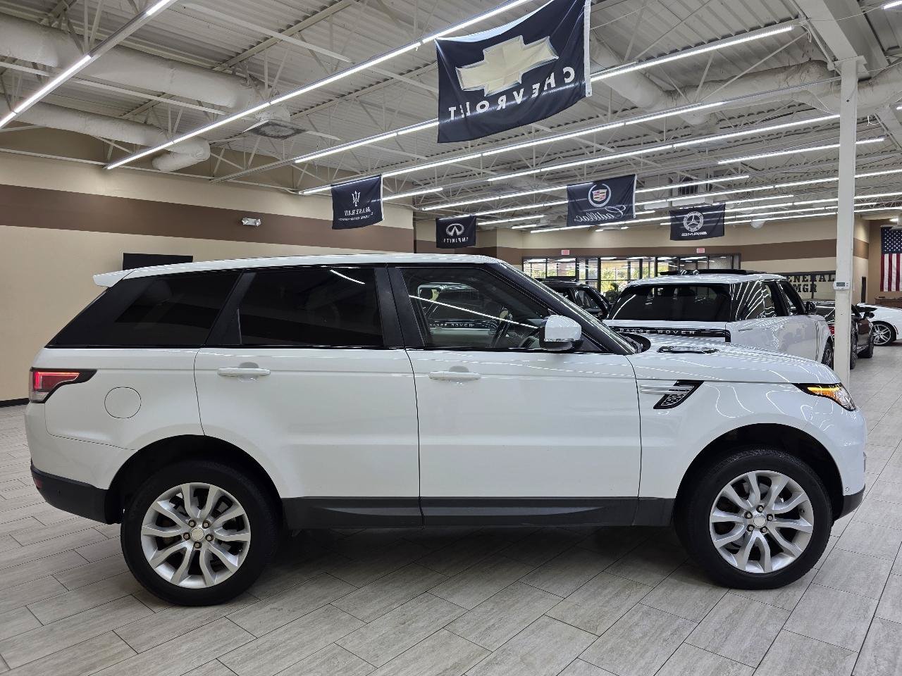 Used 2015 Land Rover Range Rover Sport HSE AWD/4WD image 5