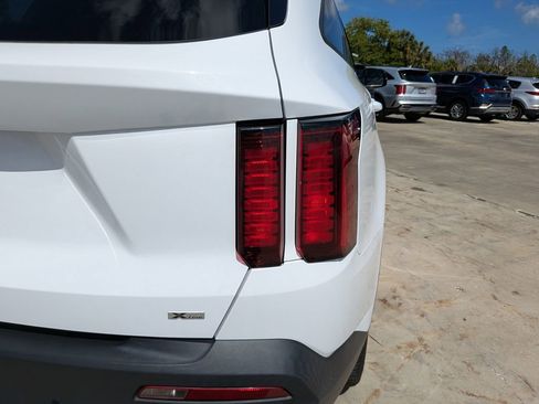Certified 2023 Kia Sorento X-Line EX AWD/4WD image 12