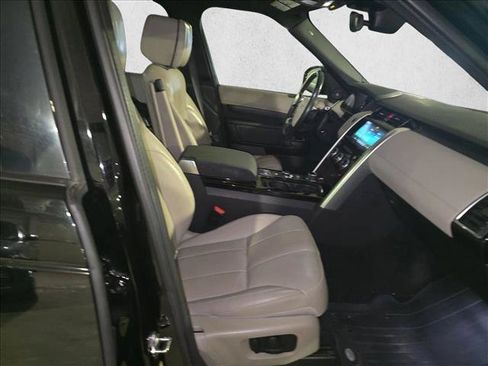 Used 2018 Land Rover Discovery HSE AWD/4WD image 10