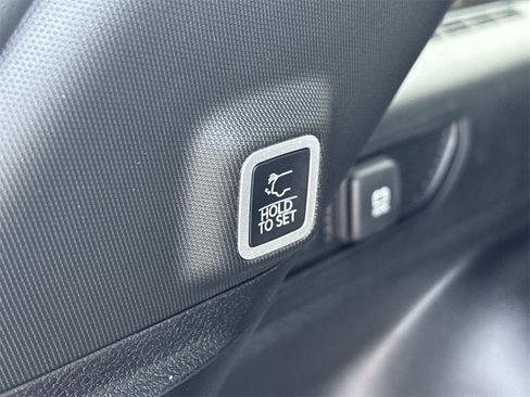 New 2025 Jeep Grand Cherokee Limited w/ Black Appearance Package image 19