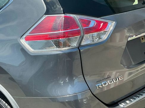 Used 2016 Nissan Rogue S AWD/4WD image 12