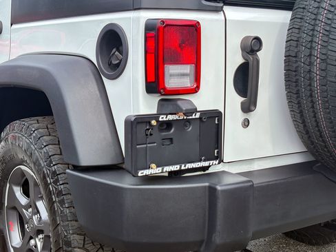 Used 2017 Jeep Wrangler Unlimited Sport w/ Connectivity Group AWD/4WD image 9