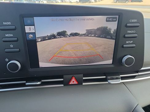 Certified 2024 Hyundai Elantra SE FWD image 21