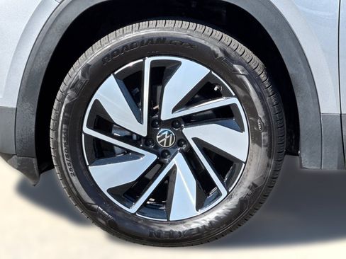Used 2026 Volkswagen Atlas SE AWD/4WD image 13