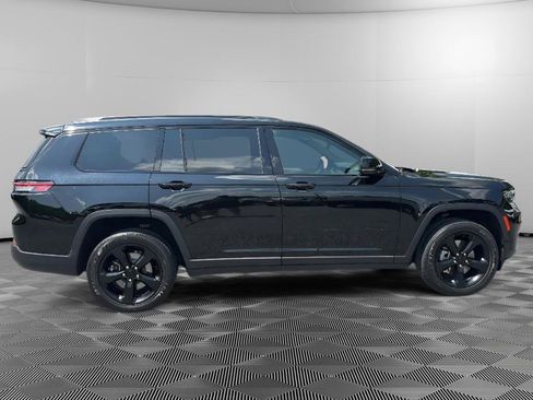 Used 2023 Jeep Grand Cherokee L Altitude AWD/4WD image 6