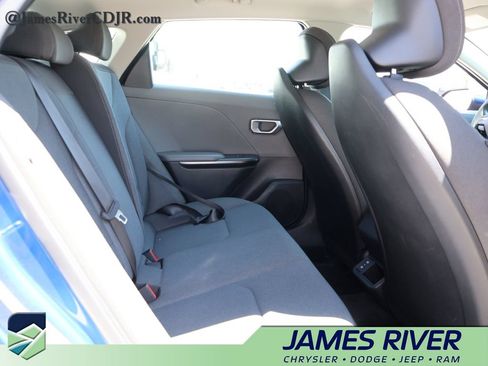 Used 2025 Kia K4 FWD image 12