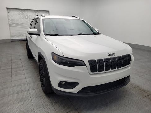 Used 2019 Jeep Cherokee Latitude Plus FWD image 14