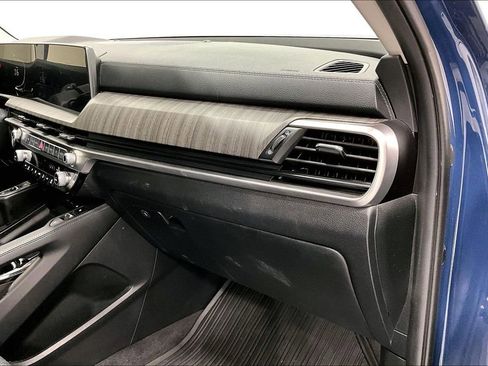 Used 2024 Kia Telluride EX w/ EX Captain's Chair Package FWD image 19