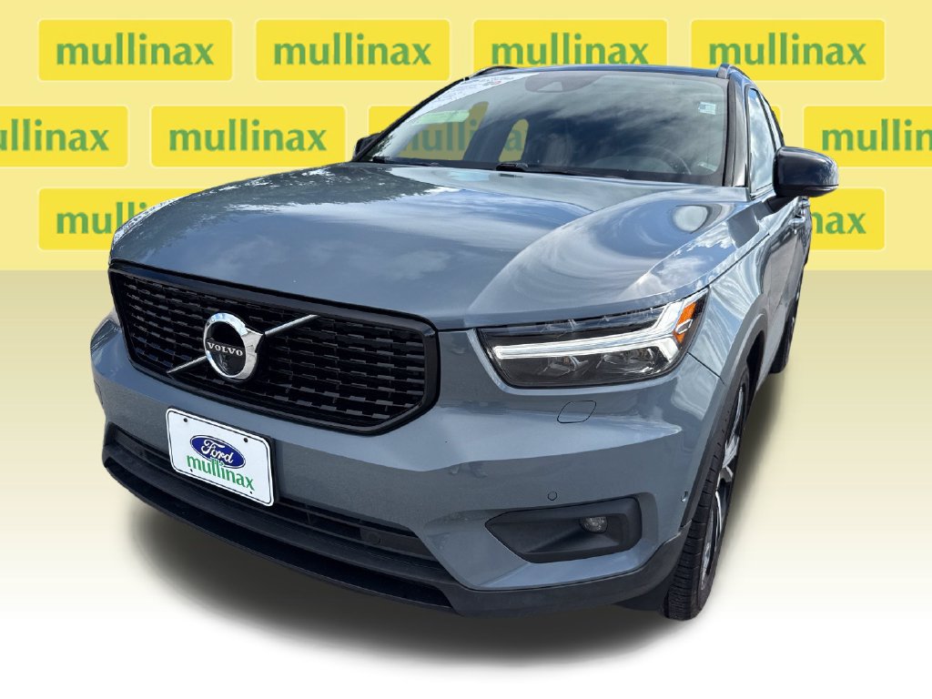 Used 2020 Volvo XC40 T4 R-Design FWD image 10