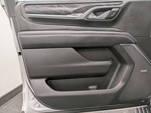 Used 2021 GMC Yukon Denali w/ Denali Premium Package image 8