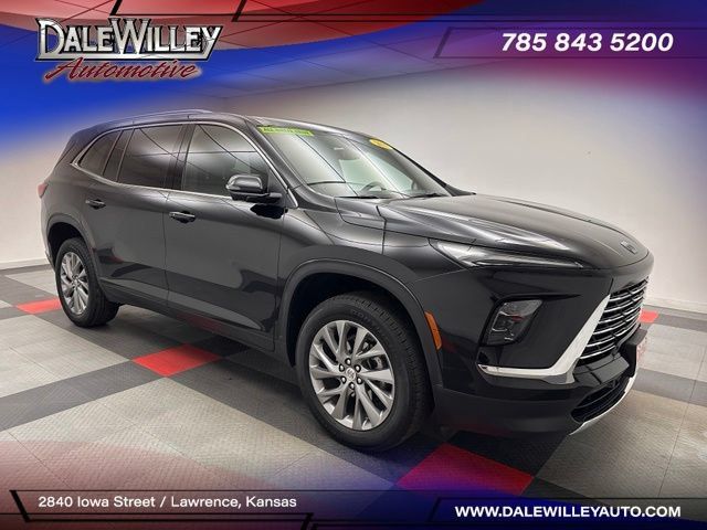 Used 2025 Buick Enclave Preferred AWD/4WD image 1