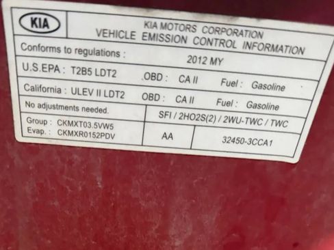 Used 2012 Kia Sedona LX image 40