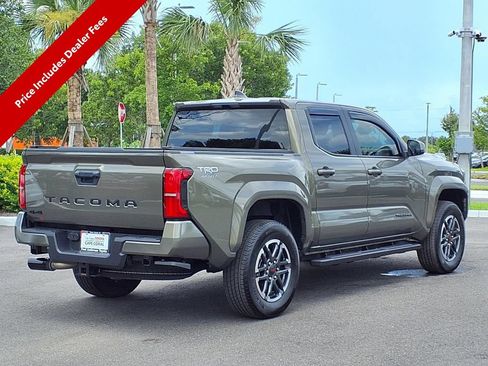 Used 2025 Toyota Tacoma TRD Sport AWD/4WD image 7