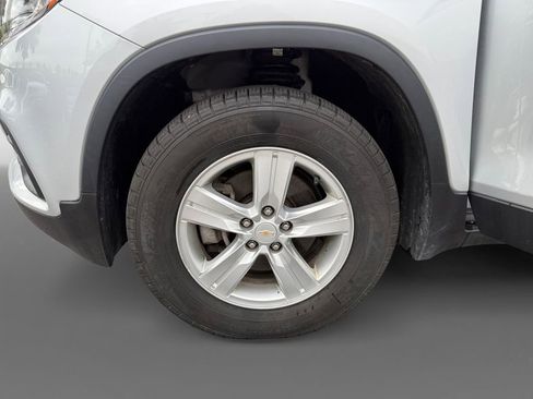 Used 2022 Chevrolet Trax LT w/ Driver Confidence Package AWD/4WD image 13