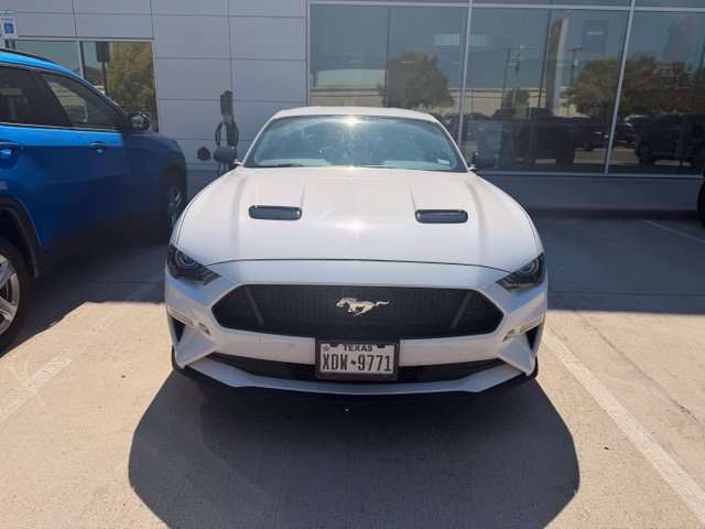 Used 2018 Ford Mustang GT RWD image 2