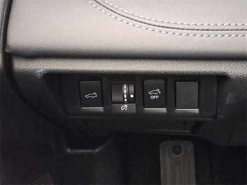 Certified 2022 Subaru Outback Limited XT image 25