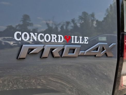 Used 2022 Nissan Frontier PRO-4X w/ Off-Road Protection Package AWD/4WD image 33