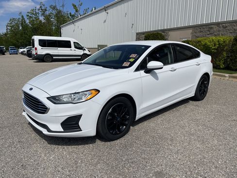 Used 2019 Ford Fusion SE FWD image 8