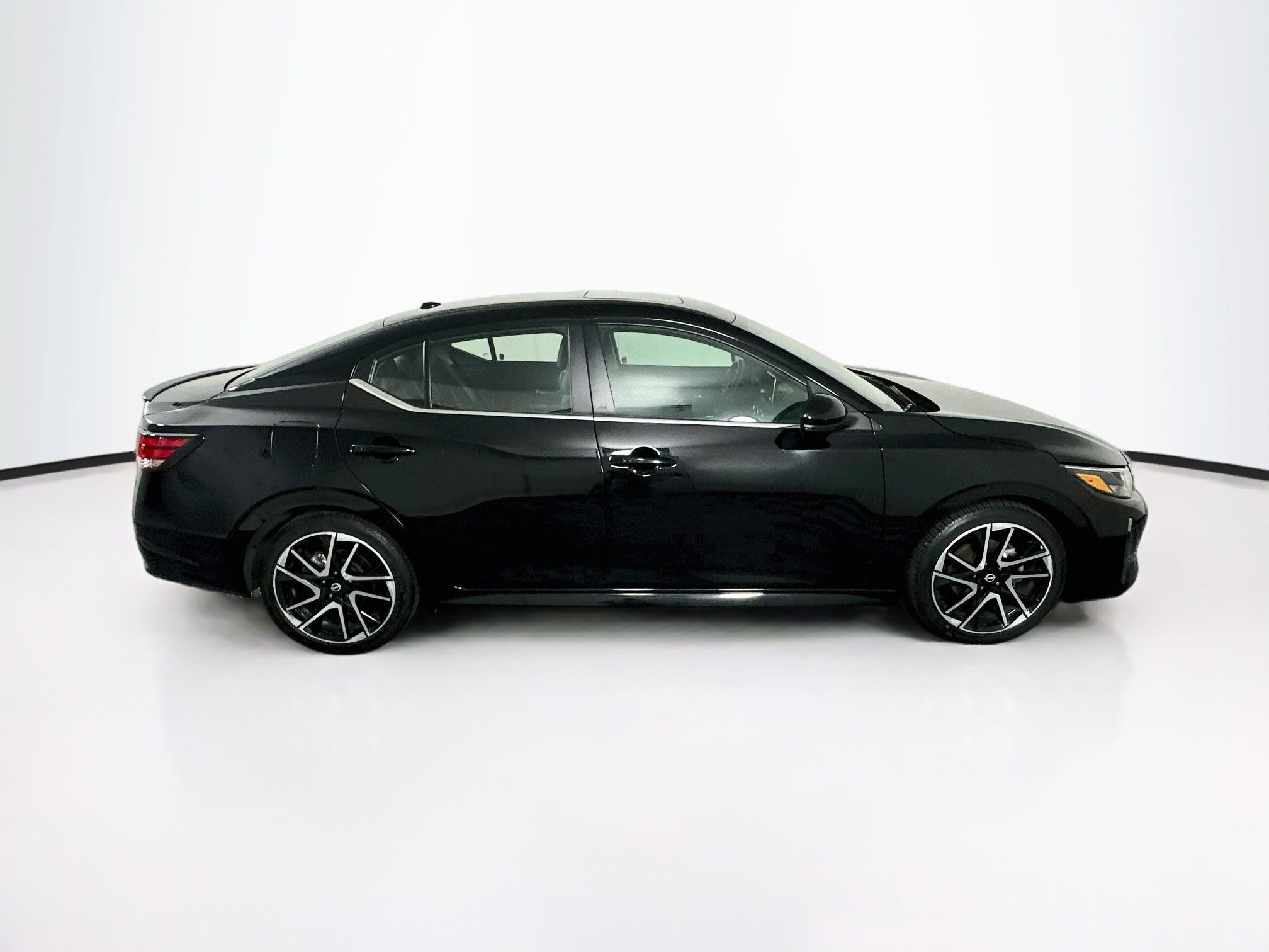 Used 2024 Nissan Sentra SR w/ SR Premium Package FWD image 10