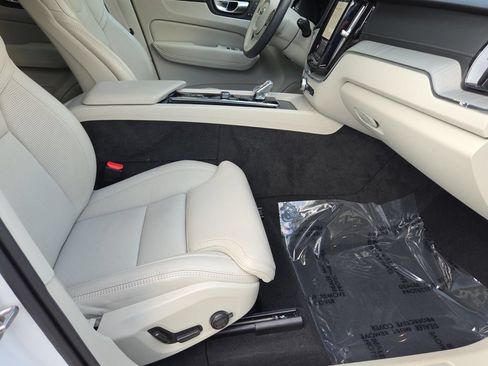 Used 2024 Volvo XC60 T8 Ultimate w/ Protection Package Premier AWD/4WD image 19