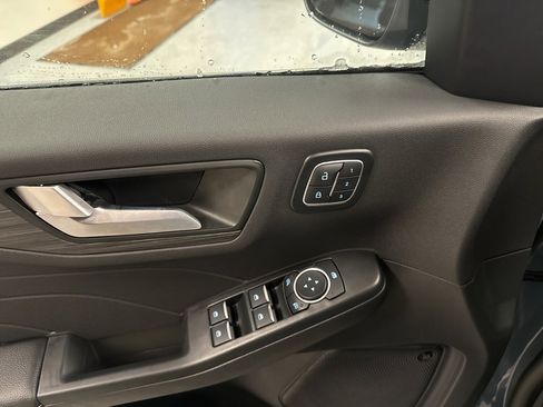 New 2026 Ford Escape SE w/ PHEV Premium Package image 5