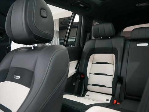 Used 2024 Mercedes-Benz GLS 63 AMG 4MATIC image 33
