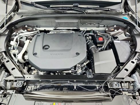 Used 2022 Volvo XC60 B6 R-Design w/ Advanced Package image 31