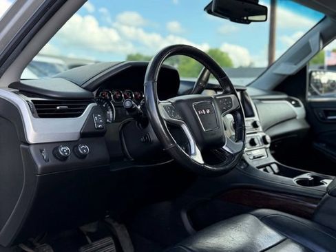 Used 2018 GMC Yukon XL SLT w/ Open Road Package AWD/4WD image 12