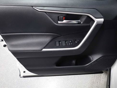 Used 2024 Toyota RAV4 SE image 16