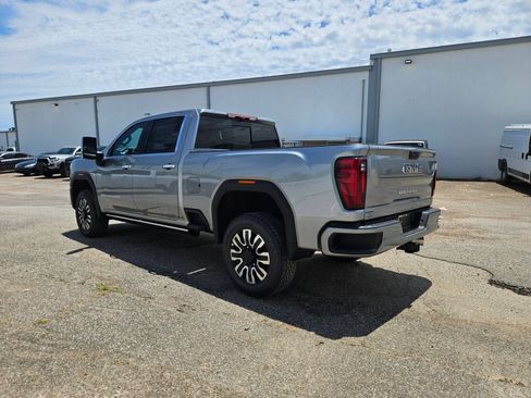 New 2026 GMC Sierra 2500 Denali Ultimate AWD/4WD image 3