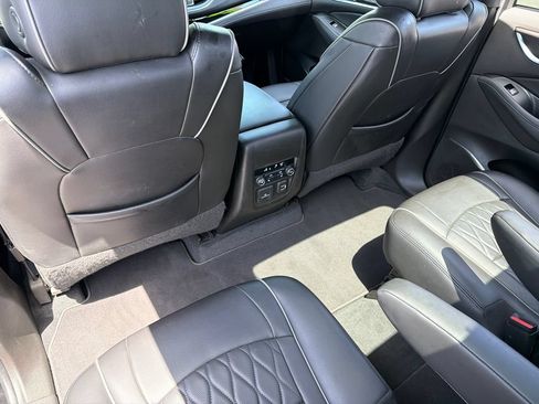 Used 2022 Buick Enclave Avenir w/ Avenir Technology Package AWD/4WD image 15