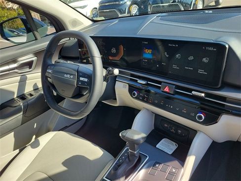 New 2026 Kia Sportage EX image 8