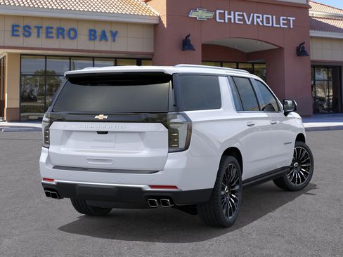 New 2026 Chevrolet Suburban High Country AWD/4WD image 4