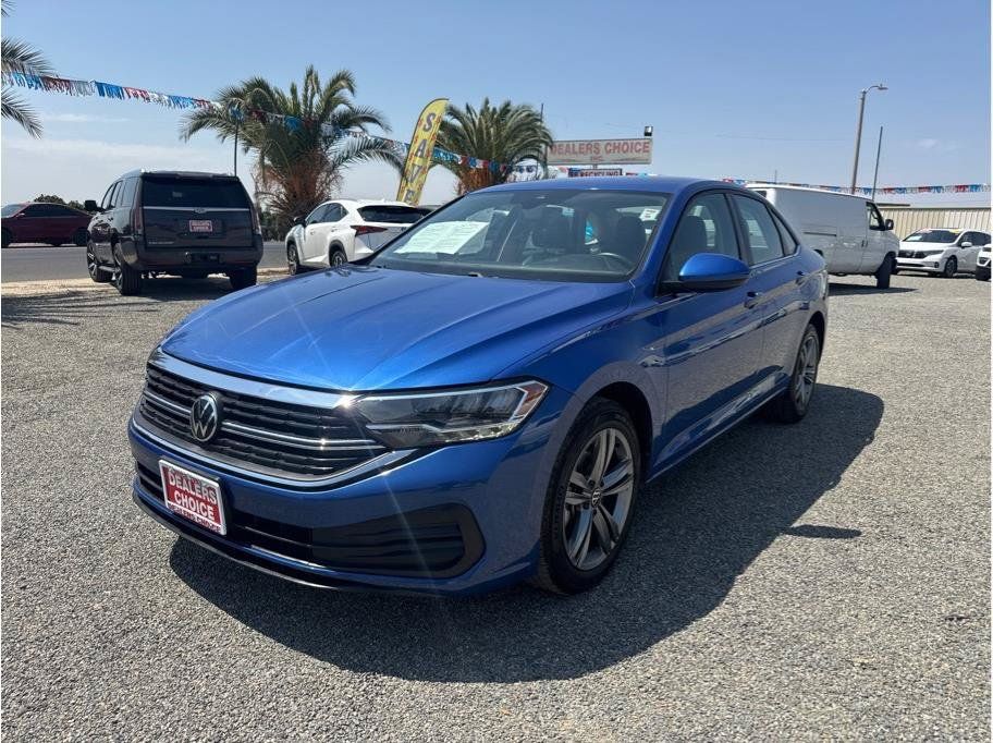 Used 2024 Volkswagen Jetta SE FWD image 1