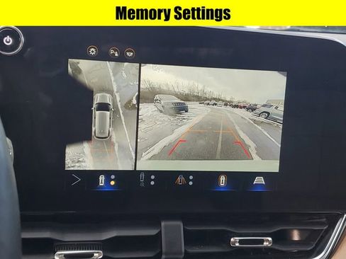 Used 2025 Chevrolet Equinox ACTIV w/ Safety and Technology Package image 18