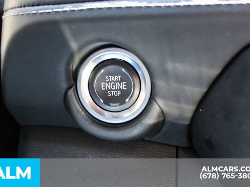 Used 2025 Chevrolet Suburban Z71 AWD/4WD image 30