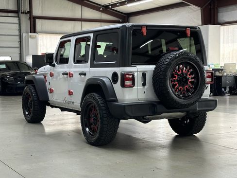 Used 2018 Jeep Wrangler Unlimited Sport S AWD/4WD image 4