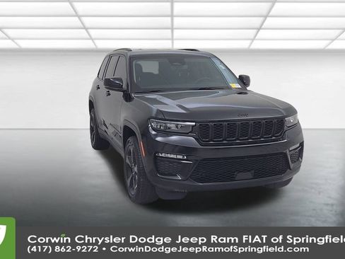 Certified 2023 Jeep Grand Cherokee Limited w/ Black Appearance Package image 4