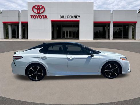 Used 2020 Toyota Camry XSE FWD image 6