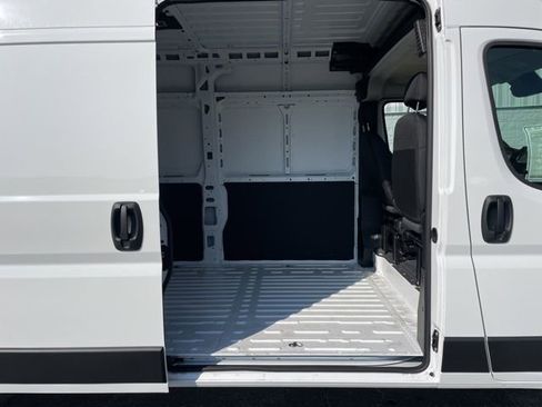New 2025 RAM ProMaster 2500 w/ Convenience Group image 21
