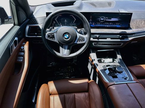 Certified 2025 BMW X7 xDrive40i w/ M Sport Package AWD/4WD image 24