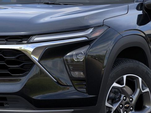 New 2025 Chevrolet Trax LT w/ Sunroof Package image 34