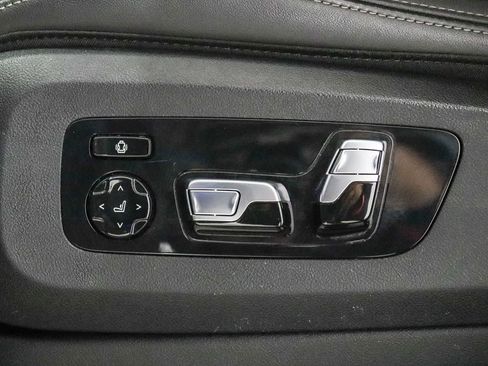 Used 2025 BMW X7 xDrive40i w/ M Sport Package AWD/4WD image 22