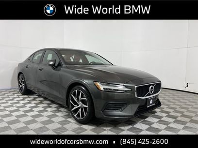 Used 2019 Volvo S60 T6 Momentum w/ Multimedia Package