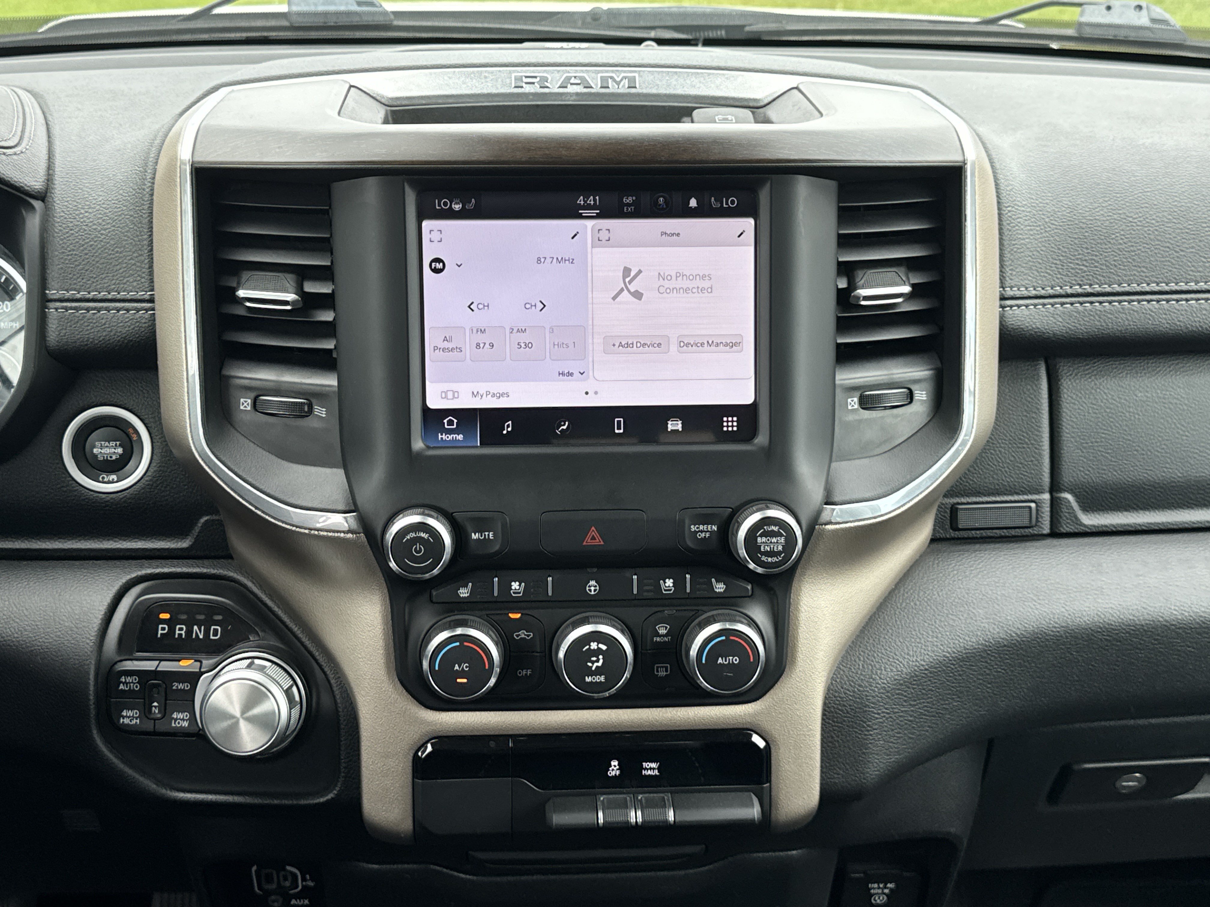 Used 2022 RAM 1500 Laramie AWD/4WD image 19
