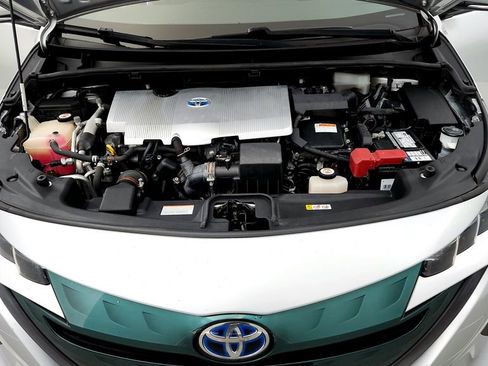 Certified 2018 Toyota Prius Prime Premium FWD image 15