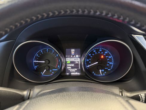 Used 2018 Toyota Corolla iM FWD image 16