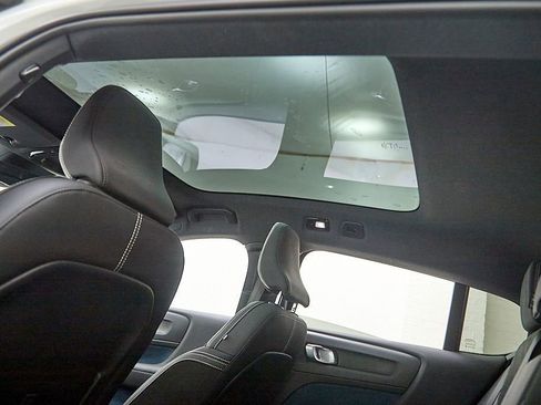 Certified 2023 Volvo C40 P8 Recharge Ultimate image 23