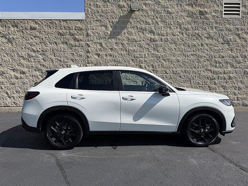 Used 2024 Honda HR-V Sport image 2